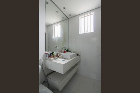 Casa à venda com 360m², 4 quartos e 3 vagasBanheiro da Suíte 1