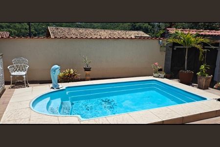 Casa para alugar com 250m², 4 quartos e 2 vagasÁrea externa