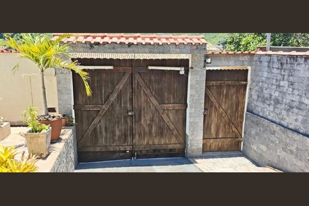 Casa para alugar com 250m², 4 quartos e 2 vagasFachada