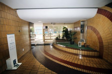 Apartamento para alugar com 45m², 2 quartos e 1 vagaÁrea comum - Hall de Entrada