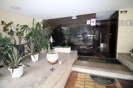 Apartamento para alugar com 45m², 2 quartos e 1 vagaFachada e portaria