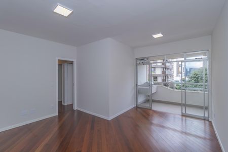 Apartamento à venda com 3 quartos, 90m² em Santa Efigênia, Belo Horizonte