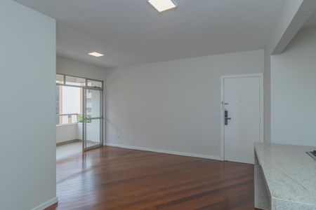 Apartamento à venda com 3 quartos, 90m² em Santa Efigênia, Belo Horizonte
