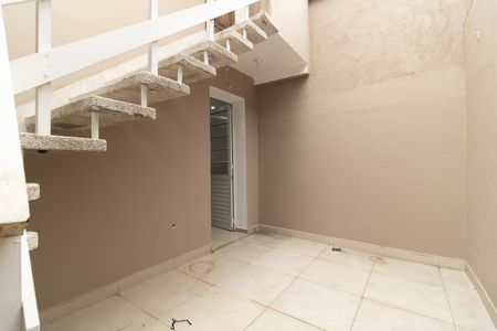 Casa para alugar com 97m², 2 quartos e 1 vagaQuintal