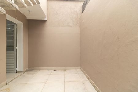 Casa para alugar com 97m², 2 quartos e 1 vagaQuintal