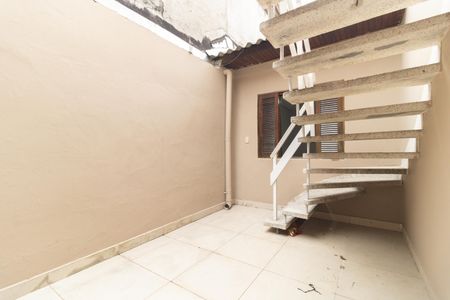 Casa para alugar com 97m², 2 quartos e 1 vagaQuintal