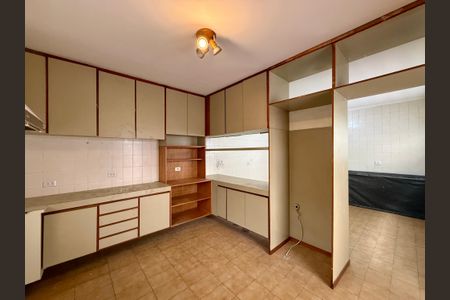 Casa à venda com 222m², 3 quartos e 2 vagasCozinha 