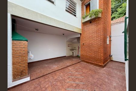 Casa à venda com 222m², 3 quartos e 2 vagasQuintal