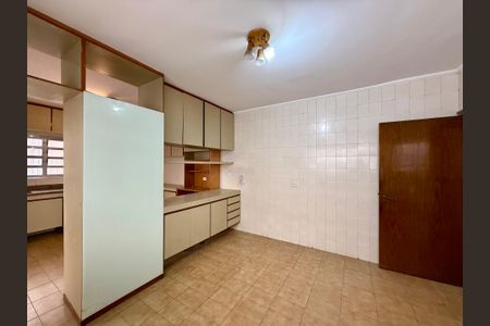 Casa à venda com 222m², 3 quartos e 2 vagasCopa