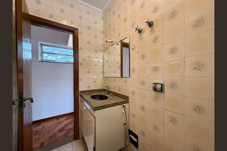 Casa à venda com 222m², 3 quartos e 2 vagasBanheiro Social 