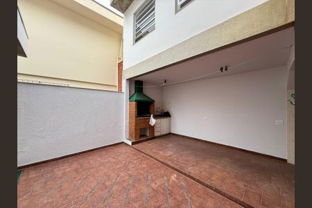 Casa à venda com 222m², 3 quartos e 2 vagasQuintal