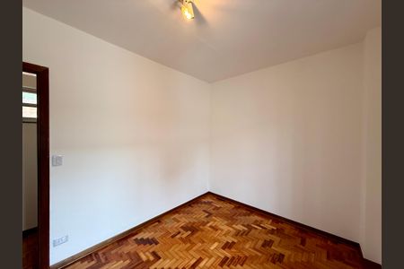 Casa à venda com 222m², 3 quartos e 2 vagasQuarto 2