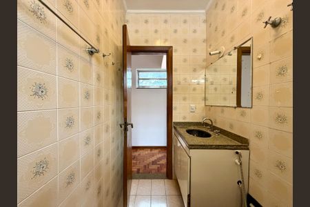 Casa à venda com 222m², 3 quartos e 2 vagasBanheiro Social 