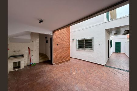 Casa à venda com 222m², 3 quartos e 2 vagasQuintal