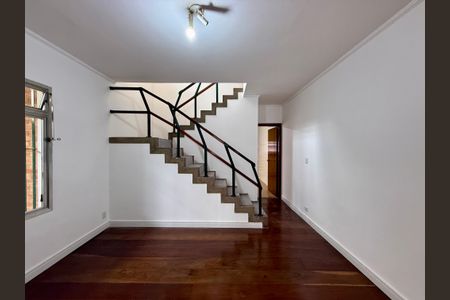 Casa à venda com 222m², 3 quartos e 2 vagasSala