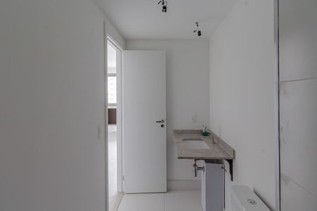 Banheiro de kitnet/studio à venda com 1 quarto, 27m² em Indianópolis, São Paulo