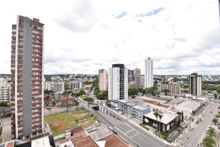 Vista da sala de apartamento para alugar com 3 quartos, 100m² em Centro, Curitiba
