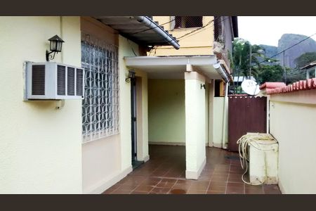 Casa de condomínio para alugar com 120m², 3 quartos e 2 vagas Casa de condomínio para alugar com 120m², 3 quartos e 2 vagasÁrea externa