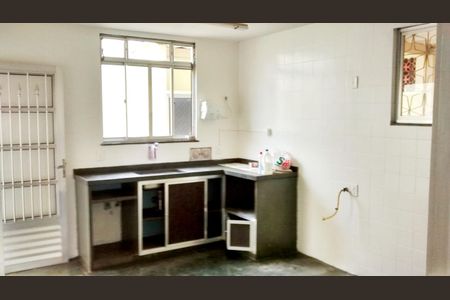 Cozinha de casa de condomínio para alugar com 3 quartos, 120m² em Taquara, Rio de Janeiro