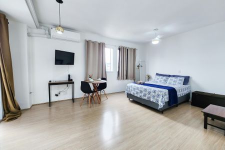 Sala - Quarto  de kitnet/studio para alugar com 1 quarto, 32m² em Santo Cristo, Rio de Janeiro