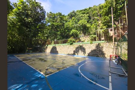 Casa de condomínio à venda com 140m², 2 quartos e sem vagaQuadra Esportiva