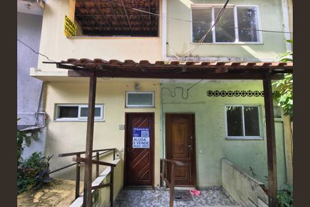 Casa de condomínio à venda com 140m², 2 quartos e sem vagaPlaca