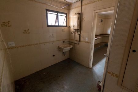 Apartamento à venda com 172m², 4 quartos e 2 vagas Apartamento à venda com 172m², 4 quartos e 2 vagasÁREA DE SERVIÇO