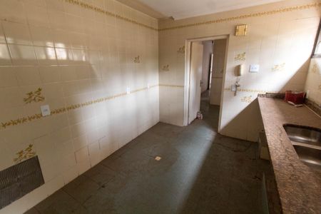 Apartamento à venda com 172m², 4 quartos e 2 vagas Apartamento à venda com 172m², 4 quartos e 2 vagasCOZINHA