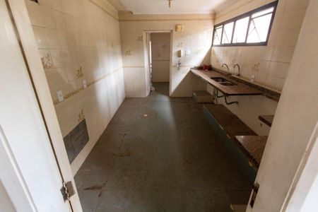 Apartamento à venda com 172m², 4 quartos e 2 vagas Apartamento à venda com 172m², 4 quartos e 2 vagasCOZINHA