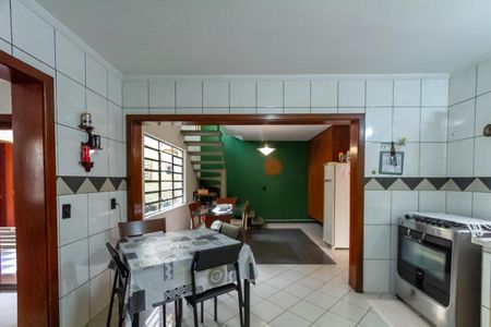 Casa à venda com 260m², 5 quartos e 5 vagasCozinha