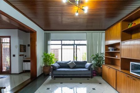 Casa à venda com 260m², 5 quartos e 5 vagasSala