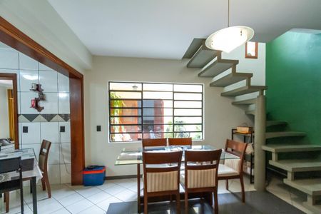 Casa à venda com 260m², 5 quartos e 5 vagasSala de Jantar