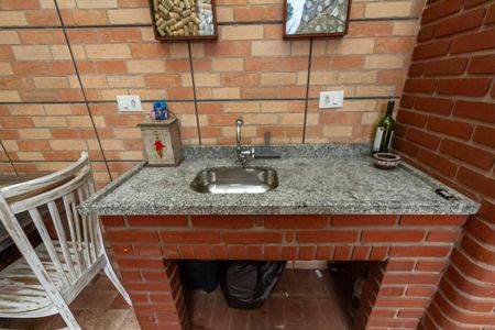 Casa à venda com 260m², 5 quartos e 5 vagasChurrasqueira