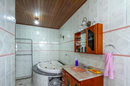 Casa à venda com 260m², 5 quartos e 5 vagasBanheiro da Suíte