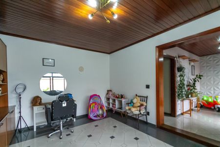 Casa à venda com 260m², 5 quartos e 5 vagasSala