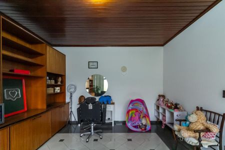 Casa à venda com 260m², 5 quartos e 5 vagasSala