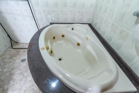 Casa à venda com 260m², 5 quartos e 5 vagasBanheiro da Suíte