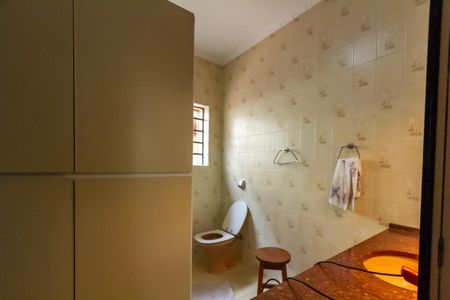 Casa à venda com 260m², 5 quartos e 5 vagasBanheiro Social 2