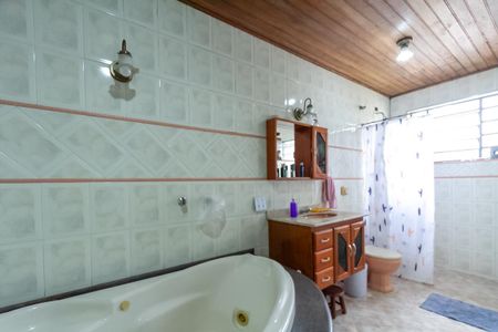 Casa à venda com 260m², 5 quartos e 5 vagasBanheiro da Suíte