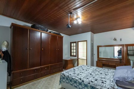 Casa à venda com 260m², 5 quartos e 5 vagasSuíte