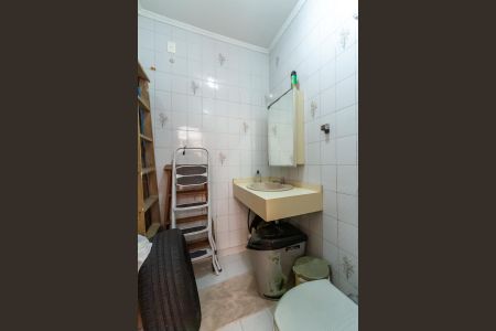 Casa à venda com 260m², 5 quartos e 5 vagasBanheiro de serviço