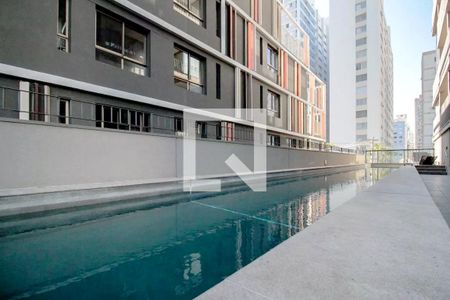 Studio para alugar com 32m², 1 quarto e 1 vaga Studio para alugar com 32m², 1 quarto e 1 vagaPiscina