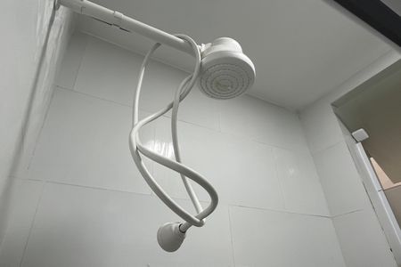 Banheiro de apartamento para alugar com 1 quarto, 30m² em Embaré, Santos