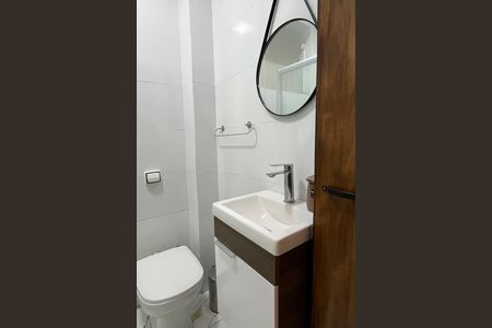 Banheiro de apartamento para alugar com 1 quarto, 30m² em Embaré, Santos