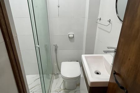 Banheiro de apartamento para alugar com 1 quarto, 30m² em Embaré, Santos