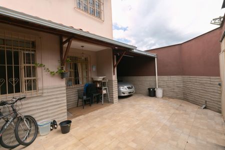 Casa à venda com 110m², 4 quartos e 3 vagas