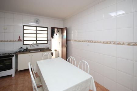Casa para alugar com 208m², 3 quartos e 2 vagasCozinha 