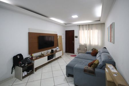 Casa para alugar com 208m², 3 quartos e 2 vagasSala 
