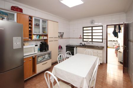 Casa para alugar com 208m², 3 quartos e 2 vagasCozinha 