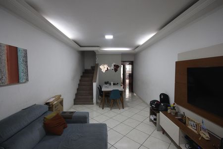 Casa para alugar com 208m², 3 quartos e 2 vagasSala 